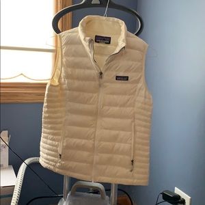 Down white Patagonia vest